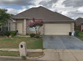 7402 Rochester Ln, Arlington, TX 76002