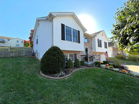 3rd image of 414 Cherie Ct