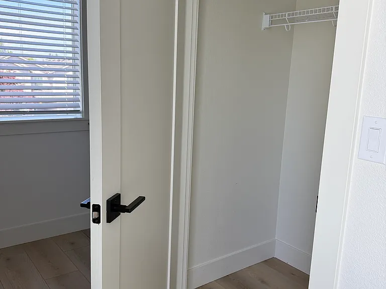 3311 NE 42nd Pl #1 — Photo 5
