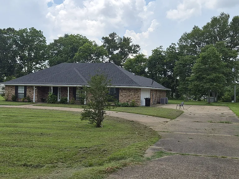 163 Sistrunk Ln — Photo 2