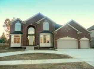 1316 Burns Dr, Troy, MI 48083