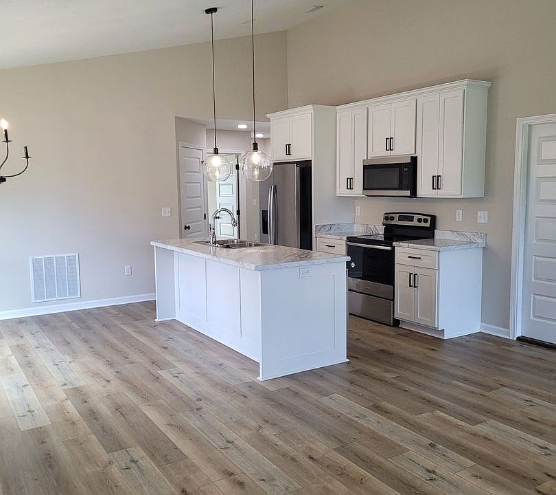 2nd image of 3737 Avon Rd