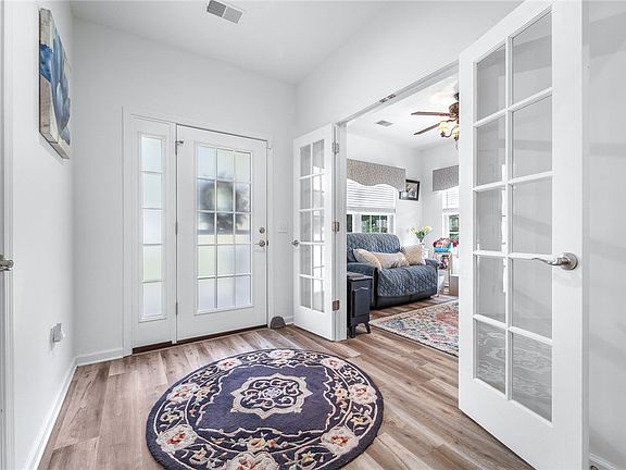 3rd image of 1804 Seminole Cir
