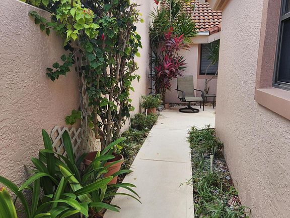 4th image of 3582 Muirfield Dr