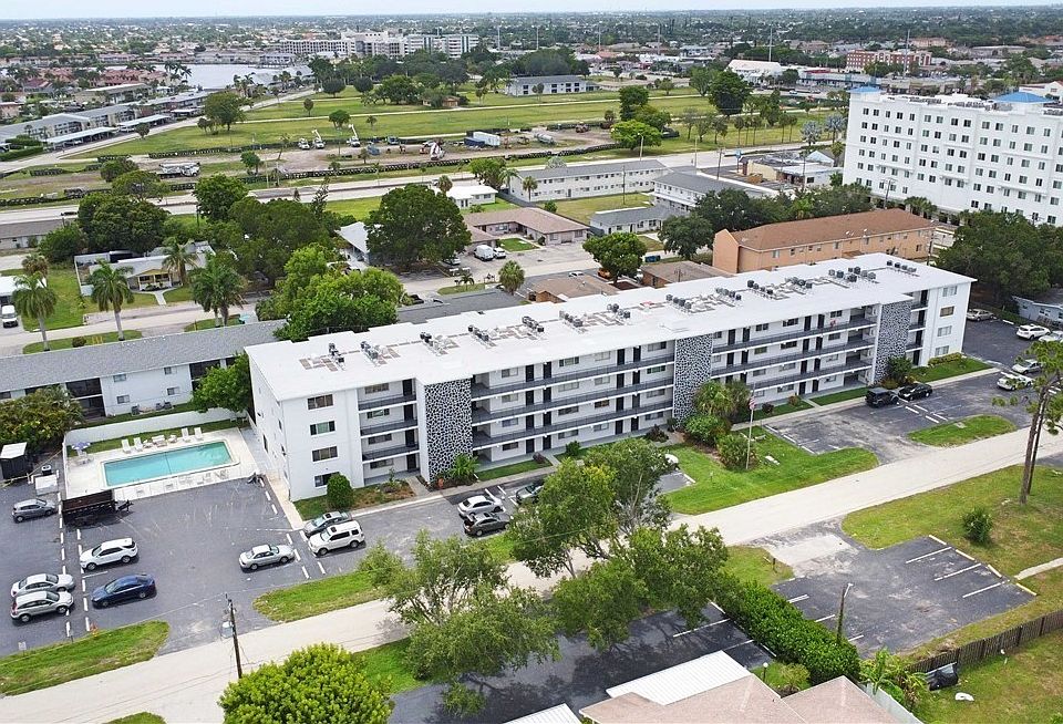 1st image of 4906 Victoria Dr APT 103