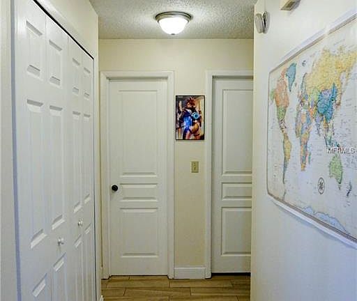 5th image of 579 Holbrook Cir