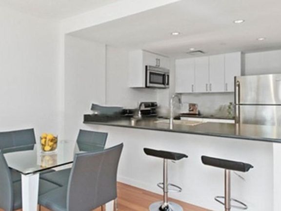 5th image of 295 Harvard Lee St #707