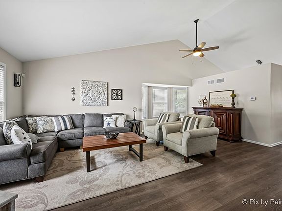 3rd image of 2827 Brett Dr