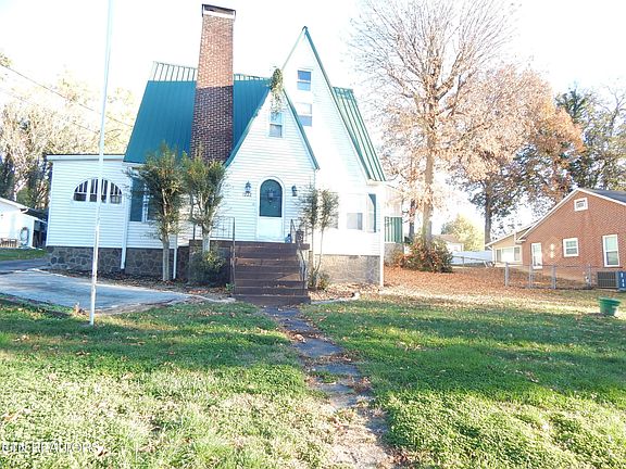 2nd image of 1222 Forest Ave
