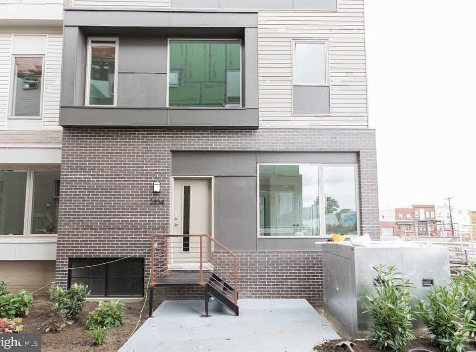 1st image of 2104 Kensington Walk