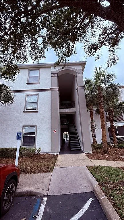 3 bed, 2.0 bath, 1205 sqft, $1,800 — Photo 2
