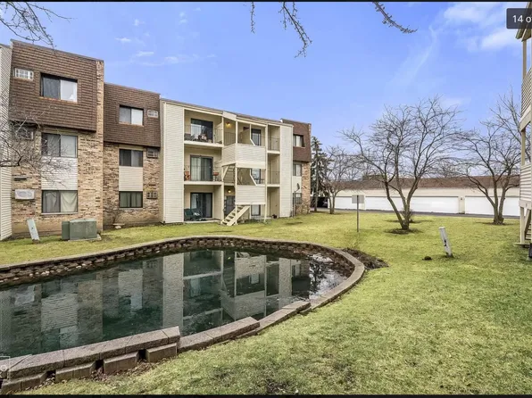 180 S Waters Edge Dr, Glendale Heights, IL 60139