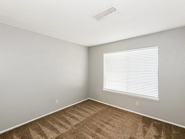 1780 Yellowwood Dr — Photo 20