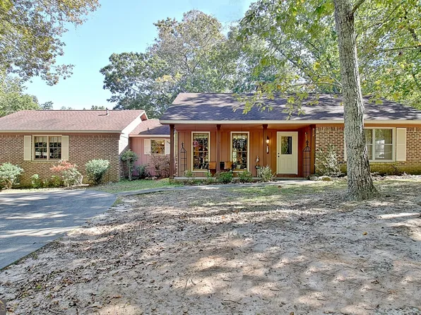 912 Karen Dr, Manchester, GA 31816