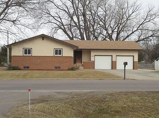 2415 S Blaine St, Grand Island, NE 68801