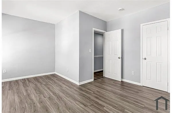 Building Photo - 1322 Stratford Ave #1