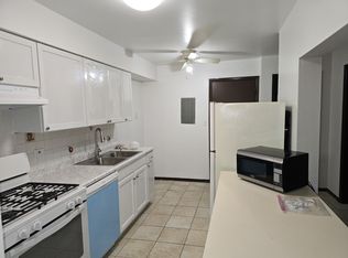 488 Pleasant Run Dr, Wheeling, IL 60090