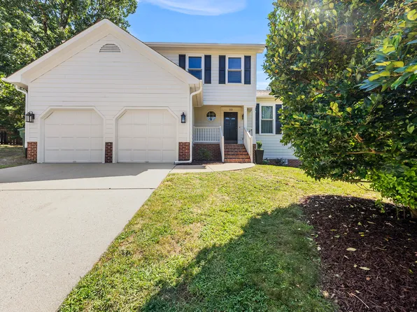 213 Excalibur Ct, Cary, NC 27513