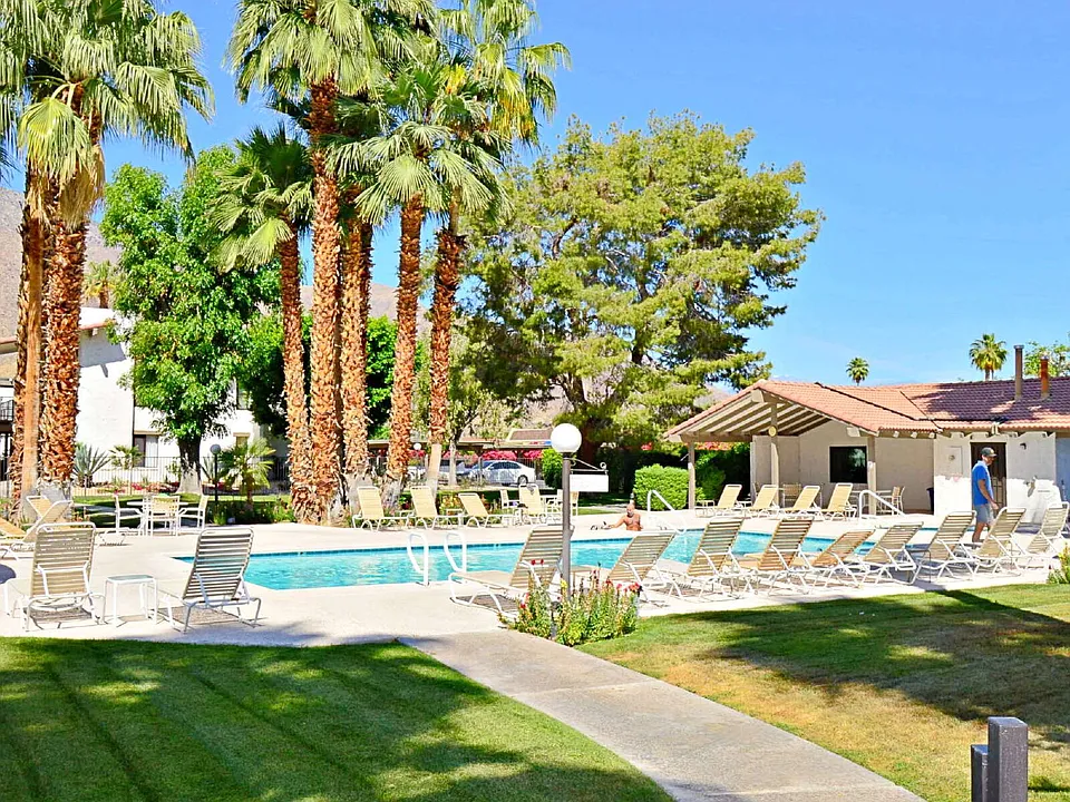 1050 E Ramon Rd #126