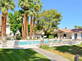 1050 E Ramon Rd, Palm Springs, CA
