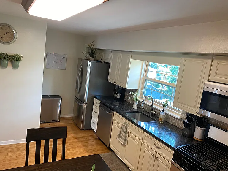 504 Wood St — Photo 4