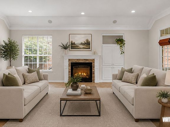 3rd image of 155 Hallette Dr