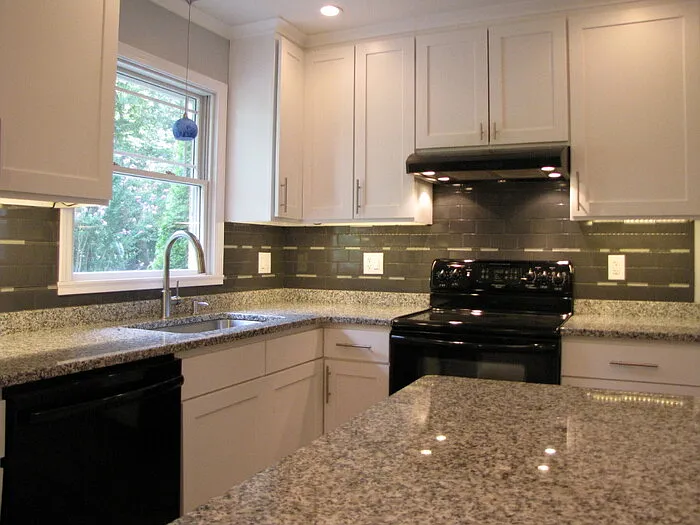 501 Parkview Dr — Photo 4