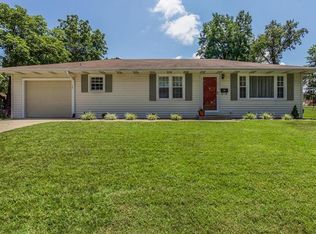 16 Daniel Dr, O'Fallon, MO 63366