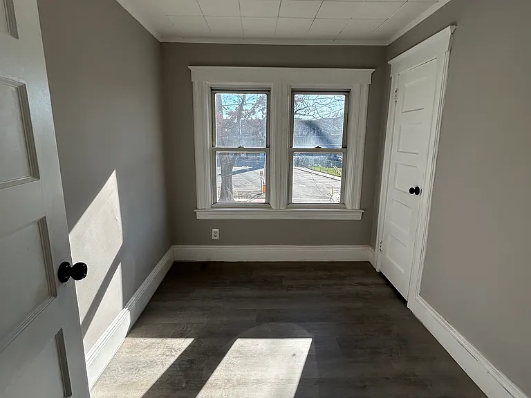 33 W Clay Ave — Photo 10