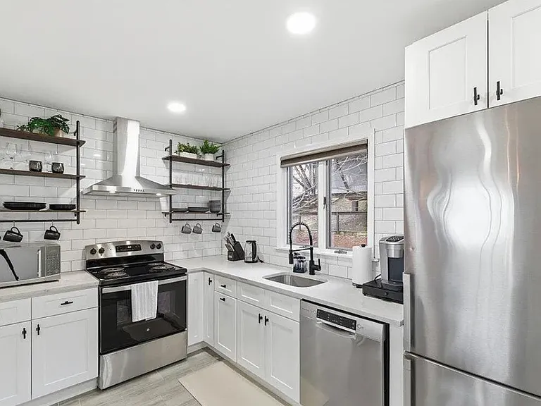 26 Middle Village Way — Photo 3