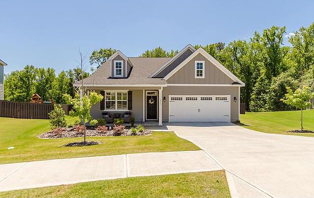 1st image of 311 Colonnades Dr