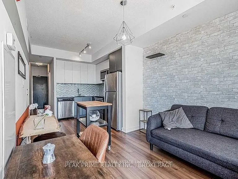 5240 Dundas St #B608 — Photo 18