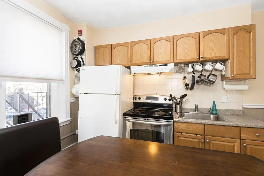 2 bed, 600 sqft, $2,600 — Photo 4