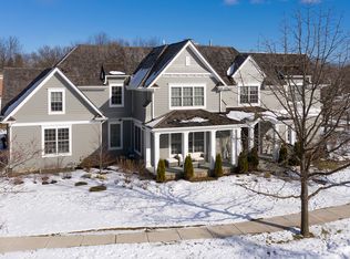 2316 Larkdale Dr, Glenview, IL 60025