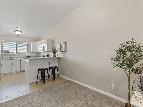 5th image of 1079 W 965 N Unit 403