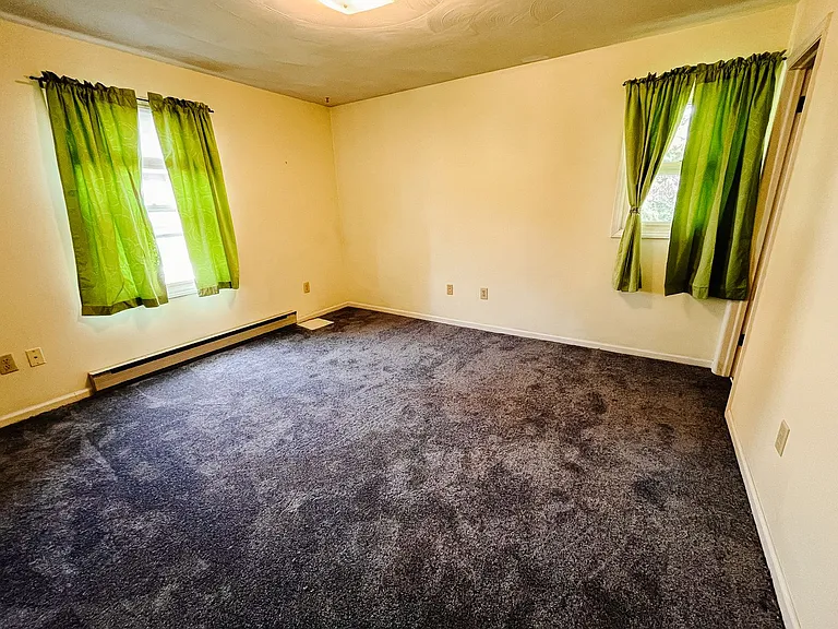 2505 Plymouth St — Photo 5