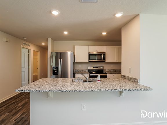 3rd image of 129 Tulip Ln