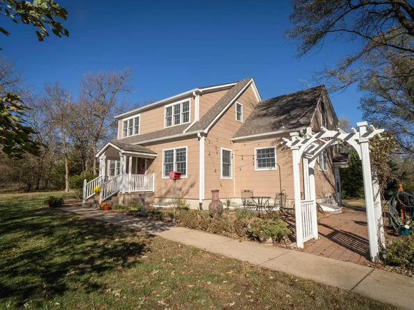 410 120th, Newton, KS 67114