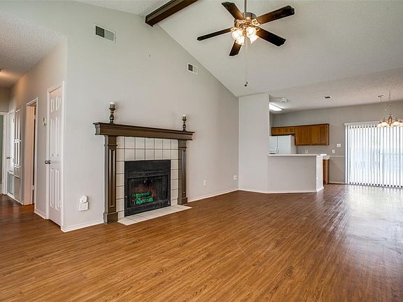 3rd image of 2614 Phillips Dr
