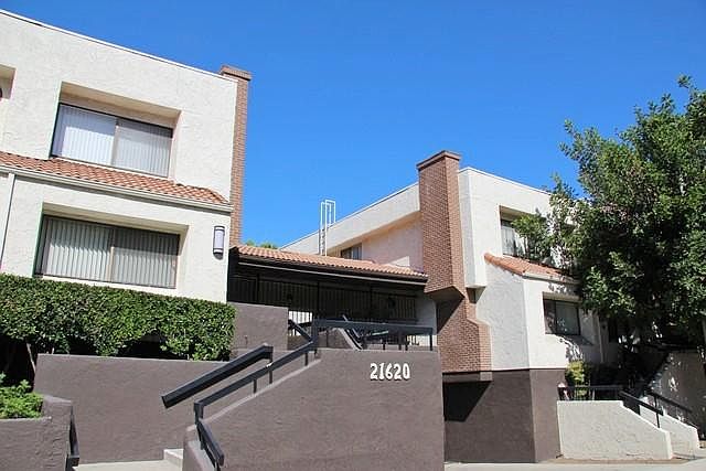 1st image of 21620 Burbank Blvd Unit 11