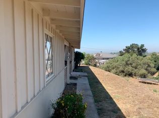 1083 Oak Dr, Vista, CA 92084