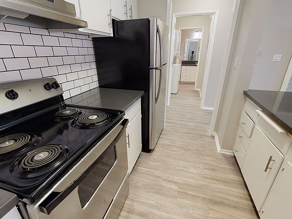 3rd image of 950 S Saint Andrews Pl APT 104