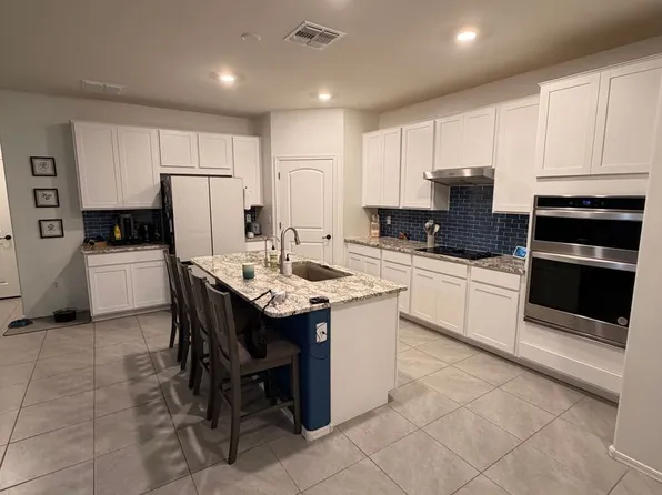 9020 E Pantano Bluff Dr, Tucson, AZ 85730