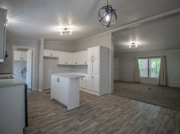 223 Wildwind St, Gun Barrel City, TX 75156