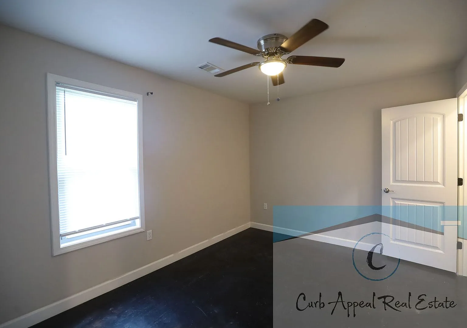 Beautiful 4 bed 2 bath home - HUD accepted!! — Photo 4