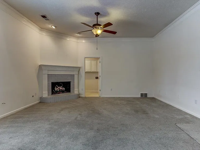 160 Cottonwood Dr — Photo 12
