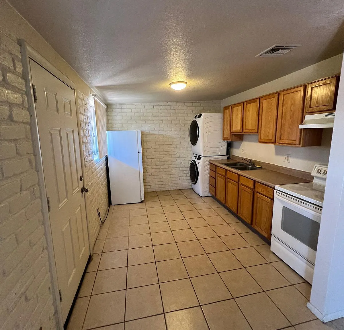2 bed, 1.0 bath, 900 sqft, $1,000 — Photo 3