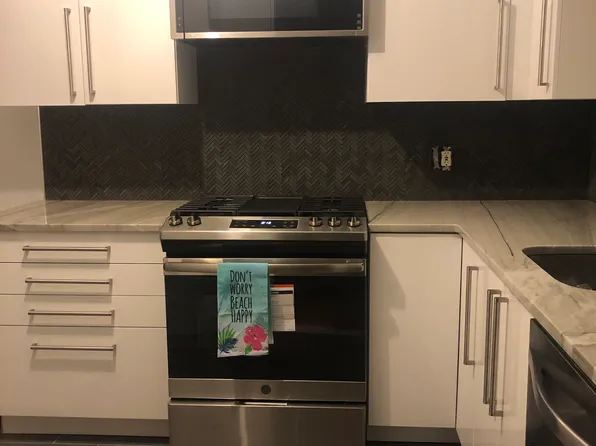 2115 Marywood Dr #1, Royal Oak, MI 48073