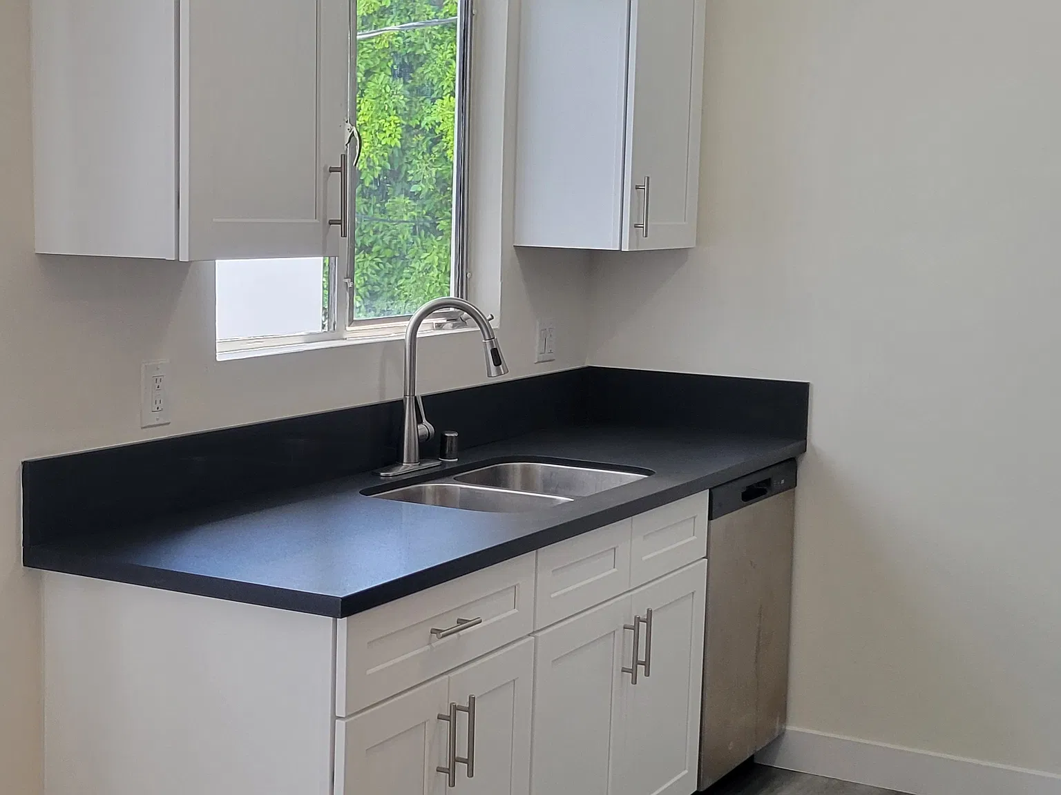 1 bed, $2,200 — Photo 4