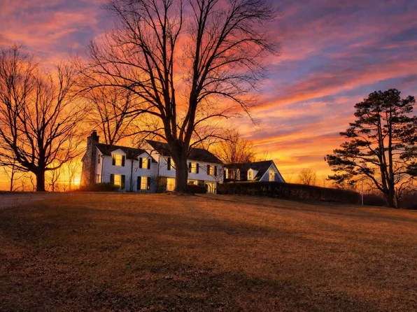 33W591 Hub Rd, Saint Charles, IL 60184